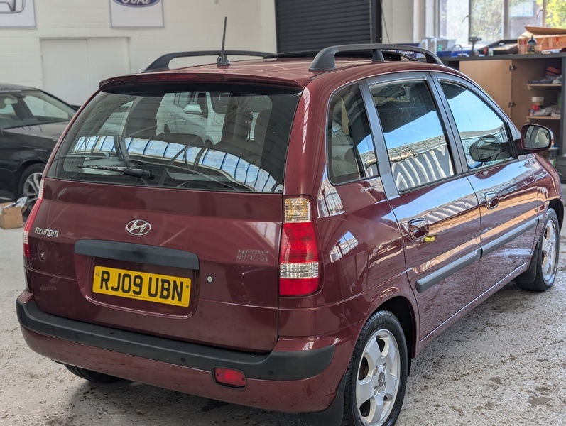 Hyundai Matrix Style Red #4