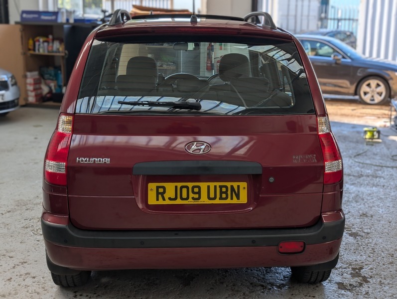 Hyundai Matrix Style Red #6