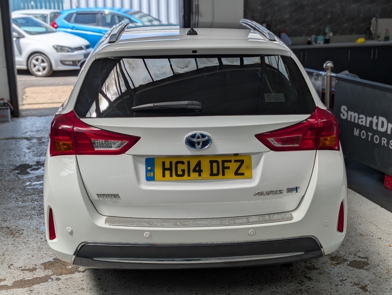 Toyota Auris Vvt-i Excel White #6
