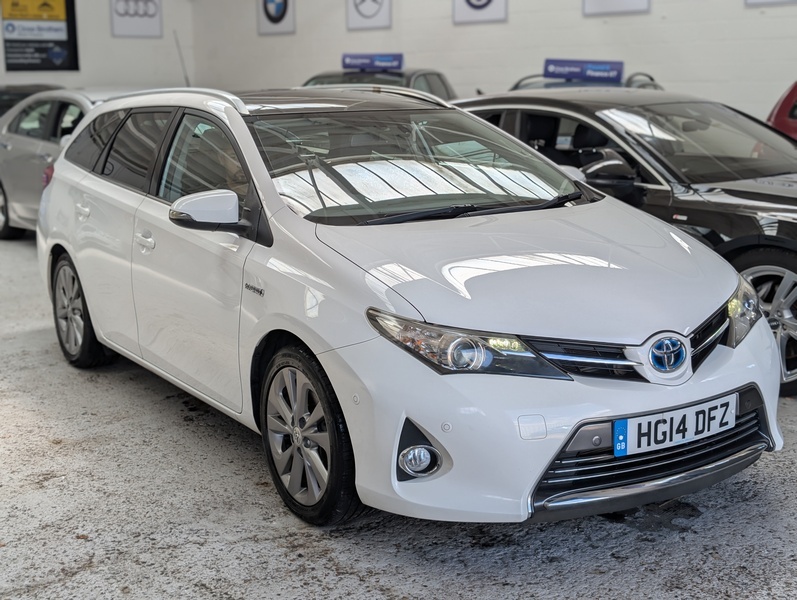 Toyota Auris Vvt-i Excel White #3