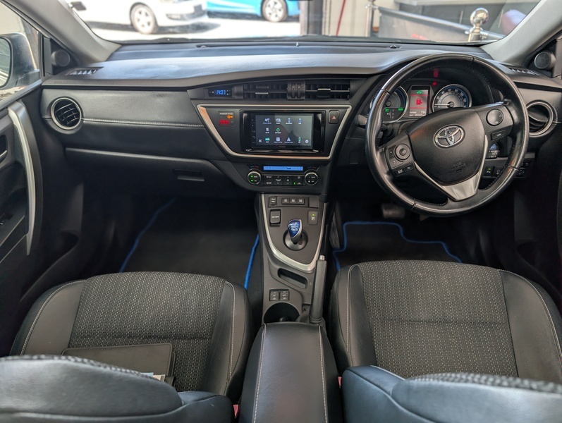 Toyota Auris 1.8 Vvt-h Icon Black #9