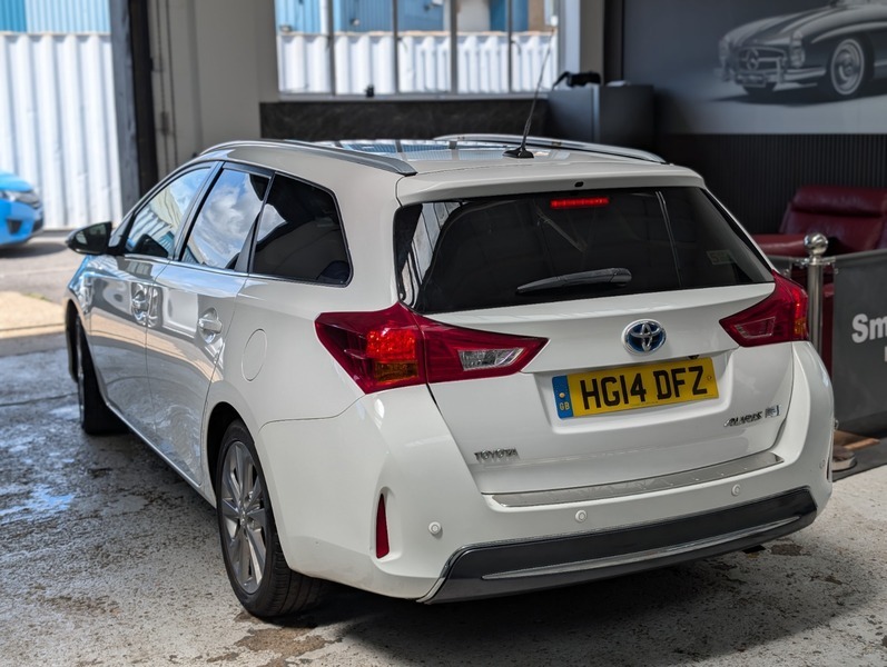 Toyota Auris Vvt-i Excel White #5