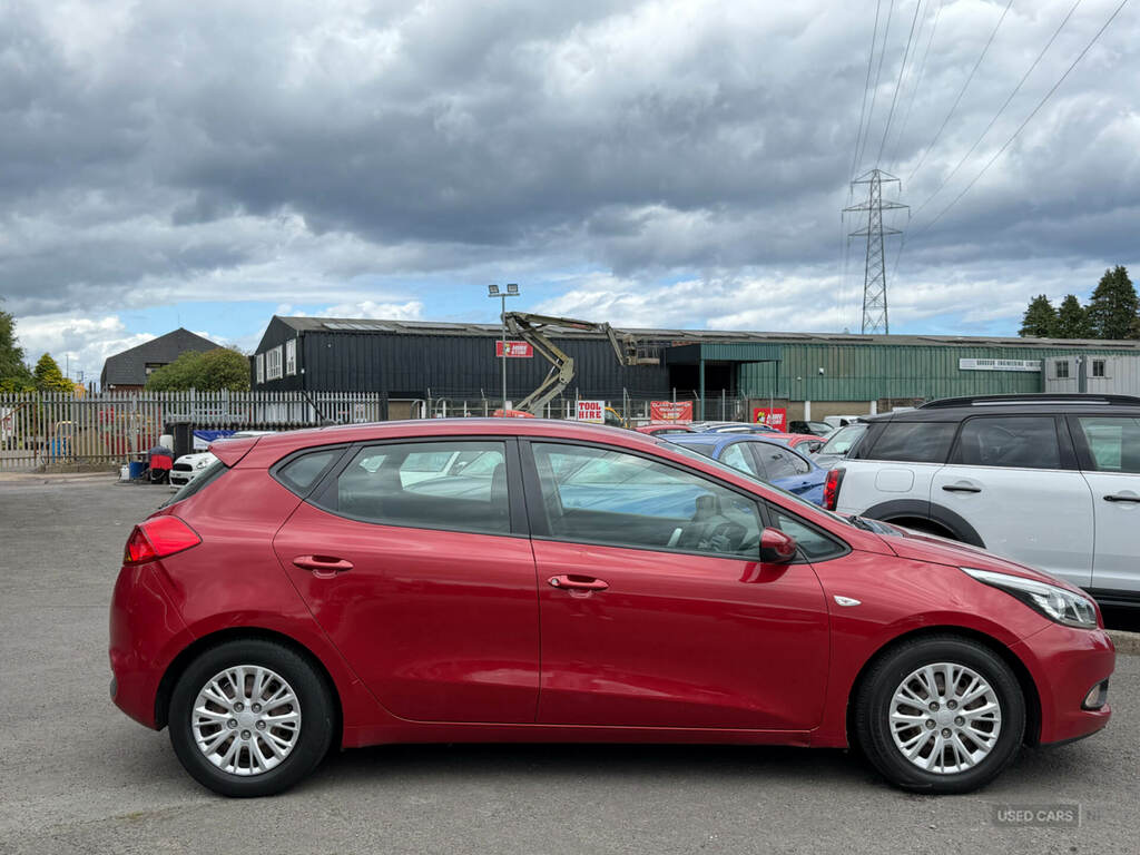 Kia Ceed 1.4 Crdi 1 Red #3