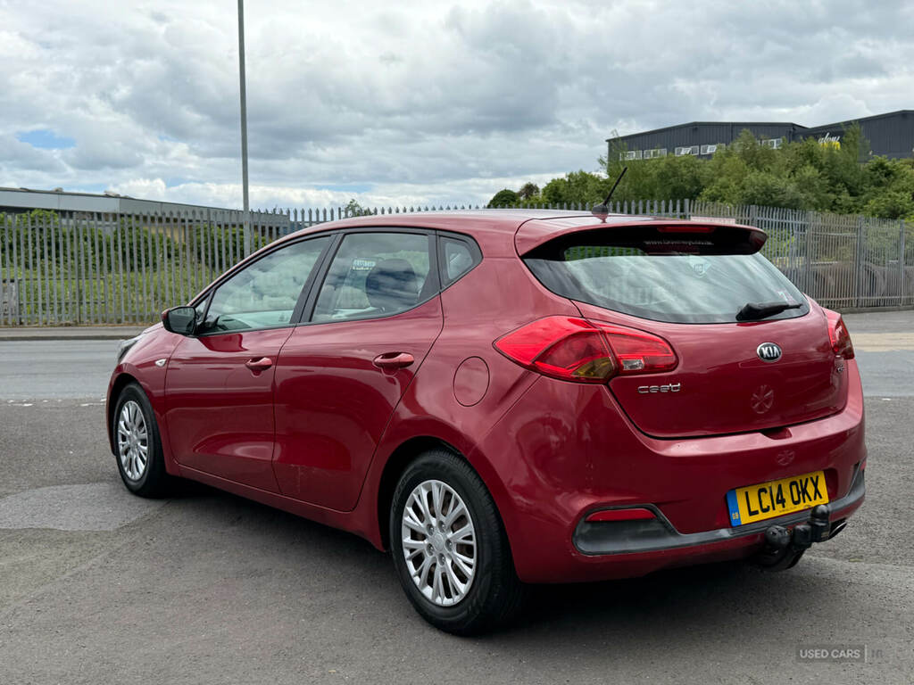 Kia Ceed 1.4 Crdi 1 Red #4