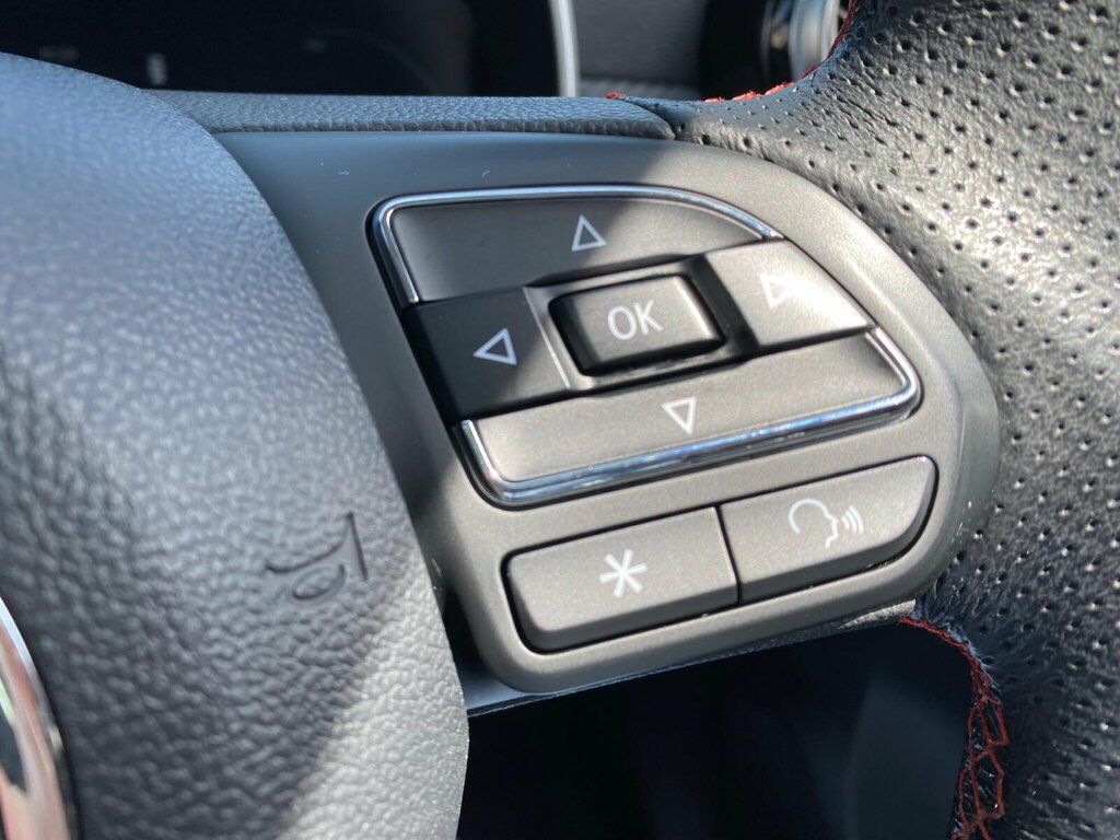 MG ZS 1.5 Vti-tech Exclusive Black #26