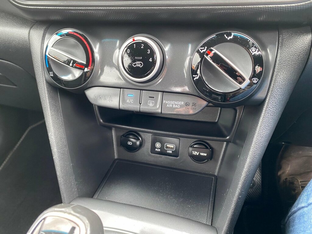 Hyundai Kona Se Grey #40