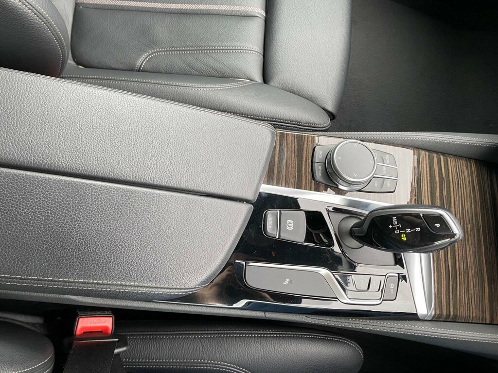 BMW 5 Series Se White #42