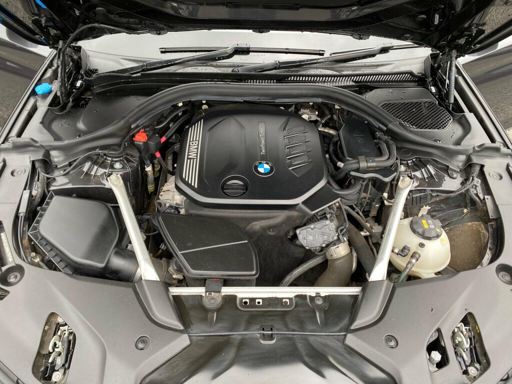 BMW 5 Series Se White #24