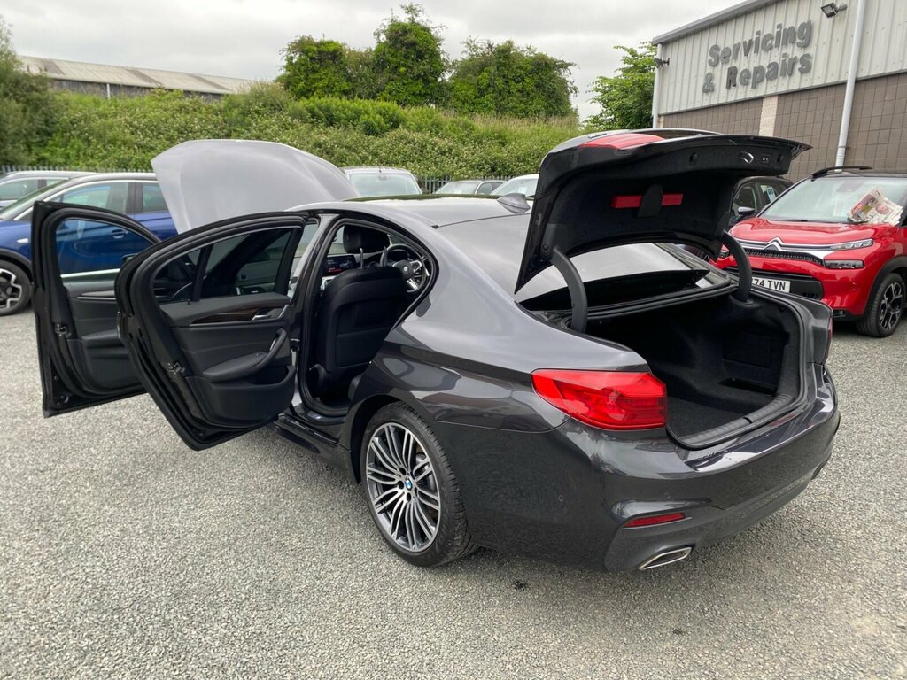 BMW 5 Series Se White #19