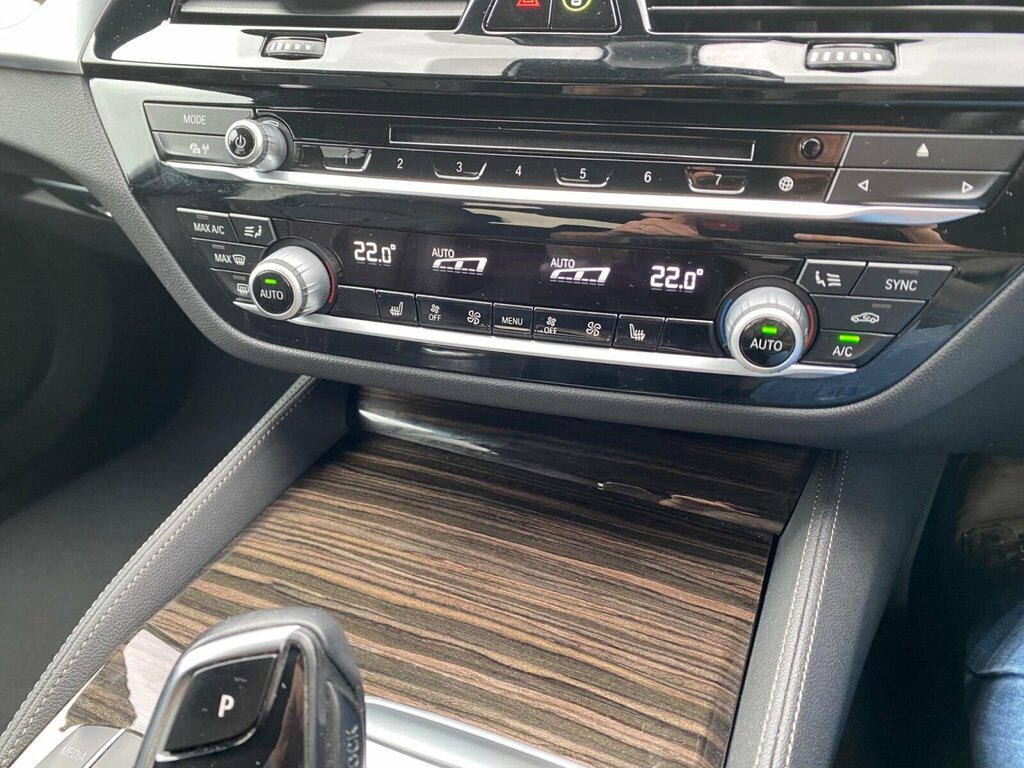 BMW 5 Series Se White #38