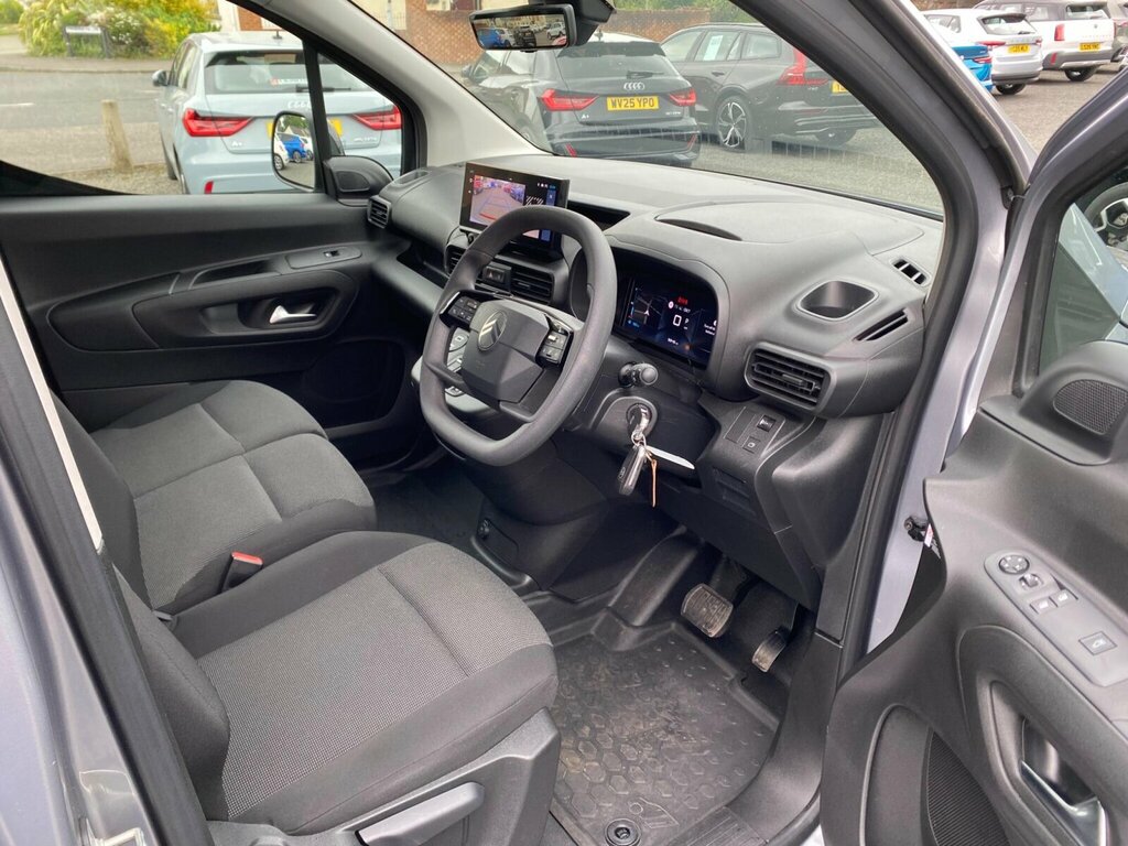 Citroen Berlingo 1.5 Bluehdi Plus M Combi 100 Green #24