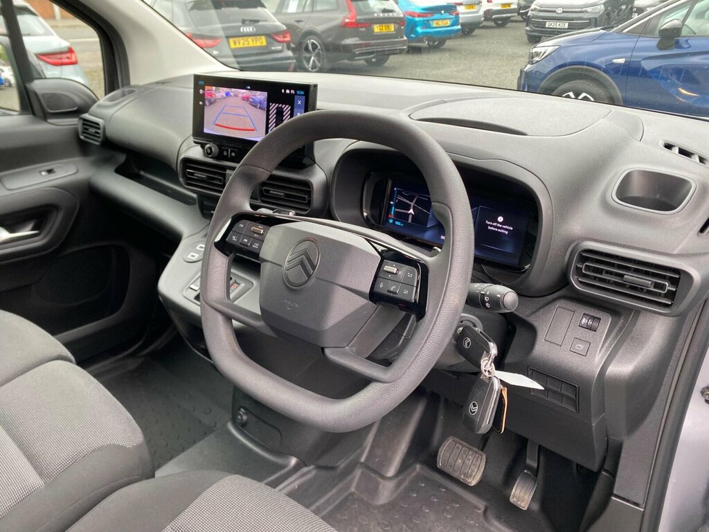 Citroen Berlingo 1.5 Bluehdi Plus M Combi 100 Green #29