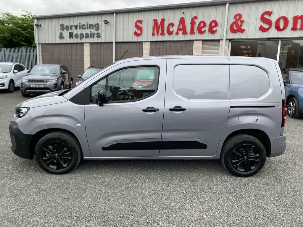 Citroen Berlingo 1.5 Bluehdi Plus M Combi 100 Green #8
