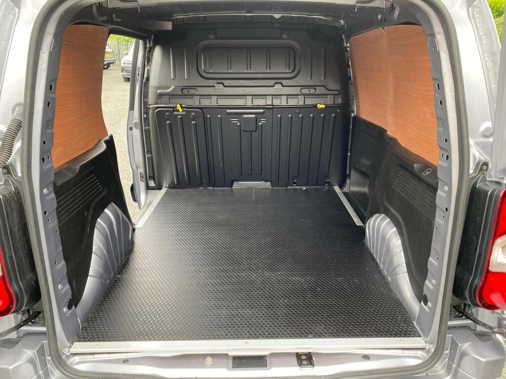 Citroen Berlingo 1.5 Bluehdi Plus M Combi 100 Green #25