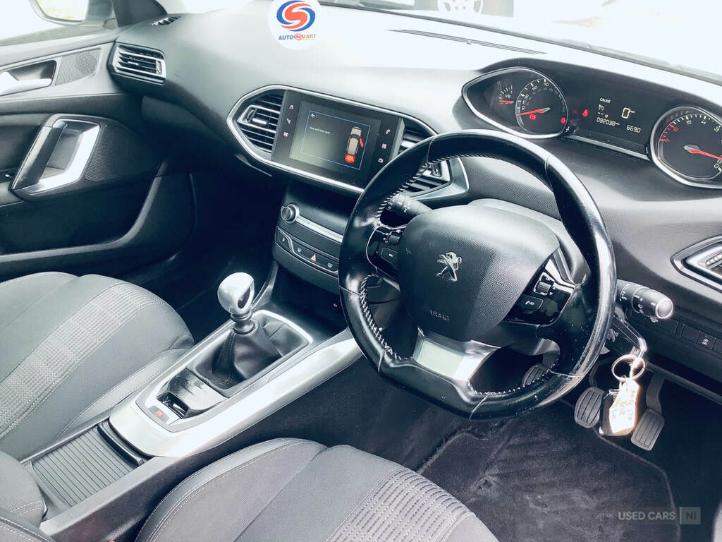 Peugeot 308 1.2 Puretech 130 Allure AK18JZO White #6