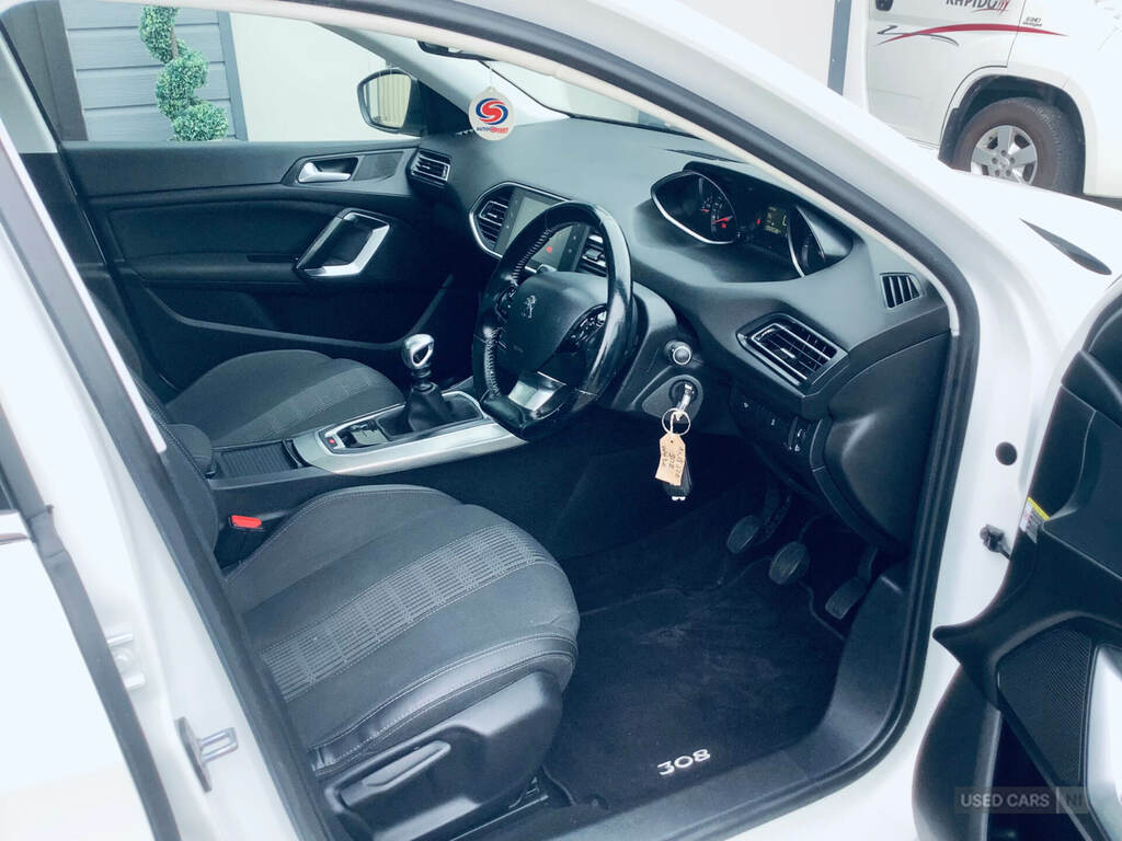 Peugeot 308 1.2 Puretech 130 Allure AK18JZO White #5