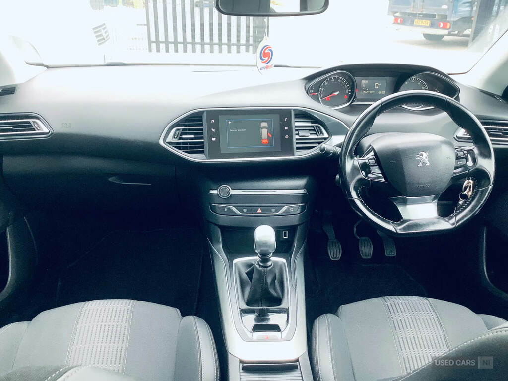 Peugeot 308 1.2 Puretech 130 Allure AK18JZO White #4