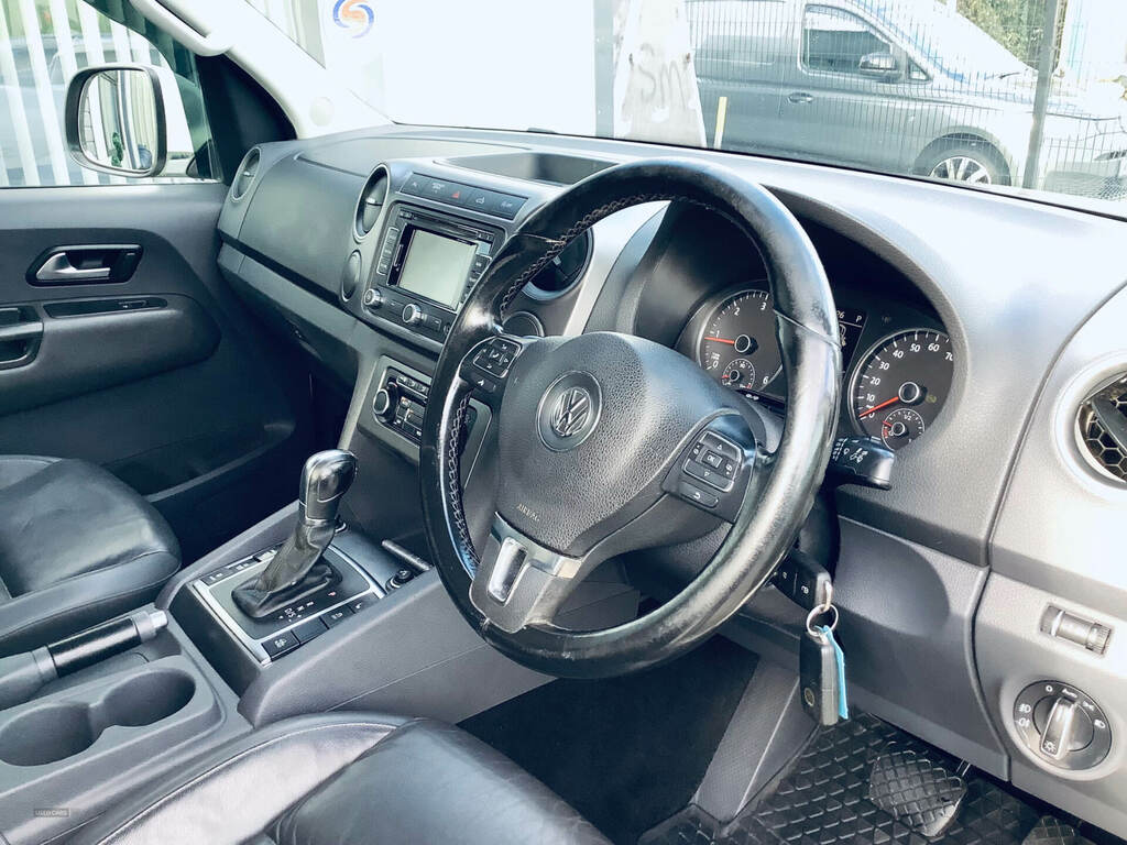 Volkswagen Amarok D Cab Pick Up Highline 2.0 Bitdi 180 Bmt 4Mtn White #2