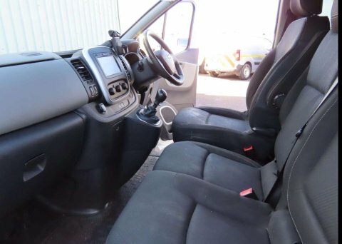 Nissan NV300 Tekna Dci White #3