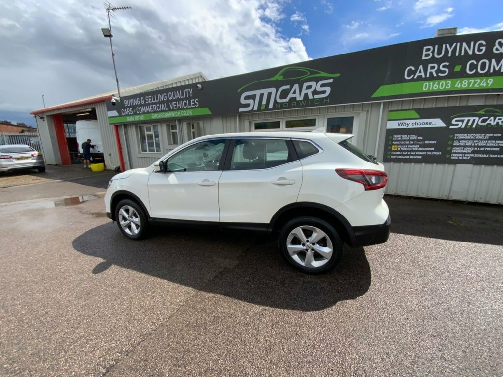 Nissan Qashqai 1.3L Acenta Premium DL69GHD White #6