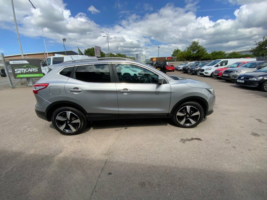 Nissan Qashqai 1.5L N-connecta Silver #2