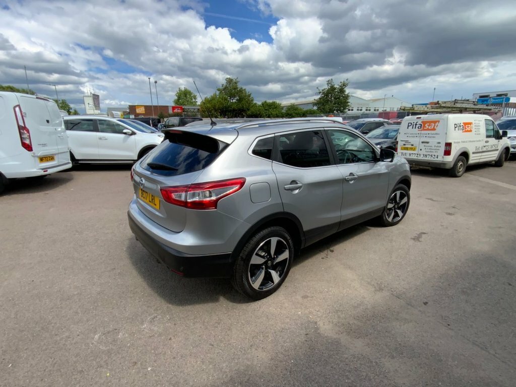 Nissan Qashqai 1.5L N-connecta Silver #3