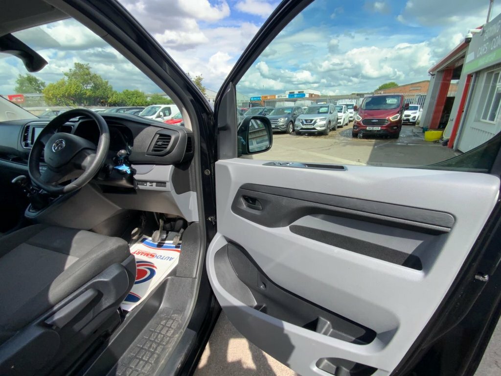 Vauxhall Vivaro F3100 Pro L2h2 2.0 145Bhp White #8