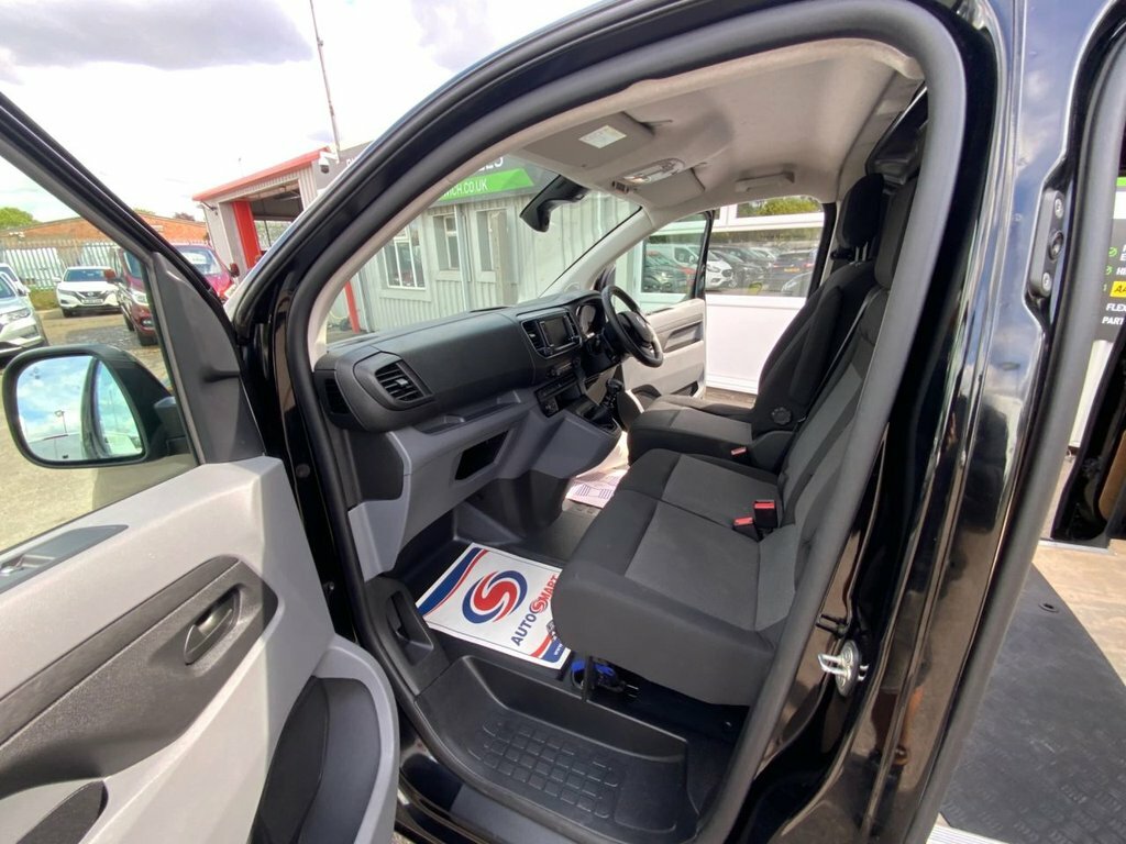 Vauxhall Vivaro F3100 Pro L2h2 2.0 145Bhp White #16