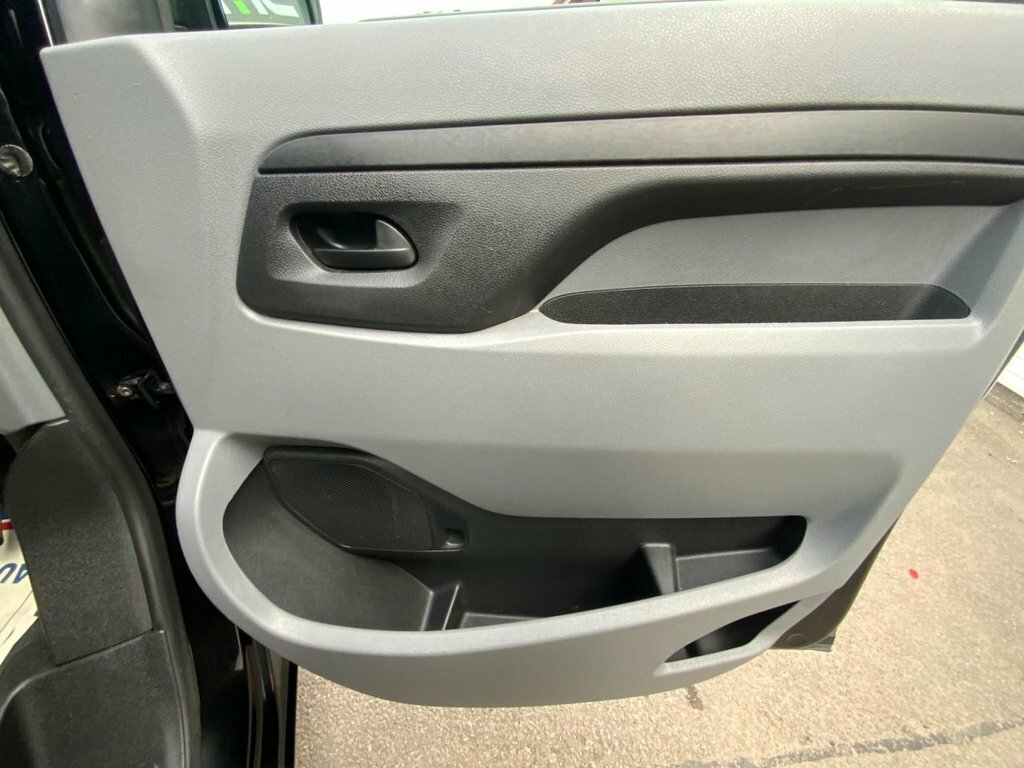 Vauxhall Vivaro F3100 Pro L2h2 2.0 145Bhp White #30