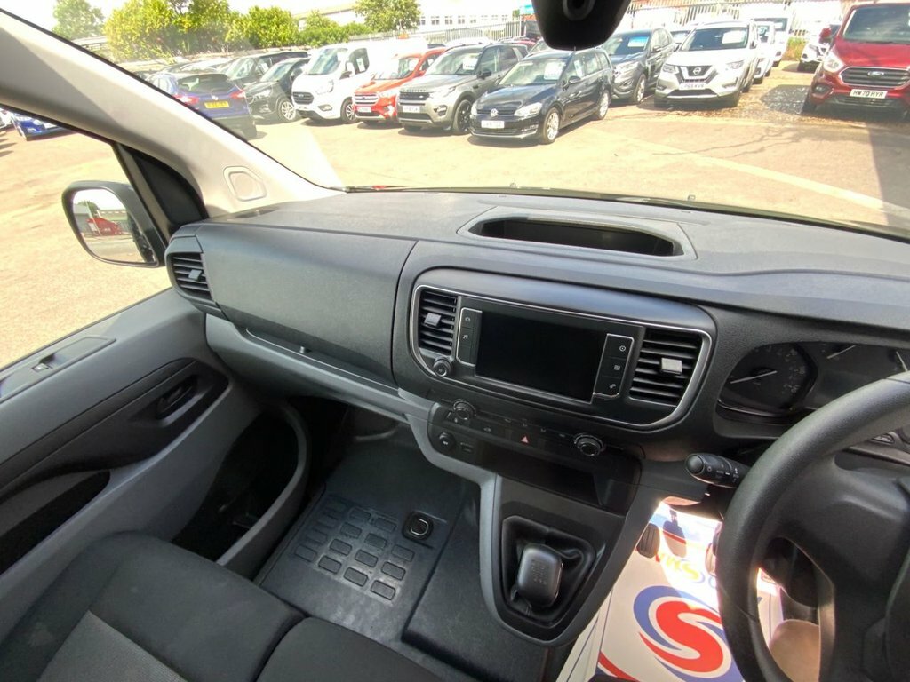 Vauxhall Vivaro F3100 Pro L2h2 2.0 145Bhp White #14