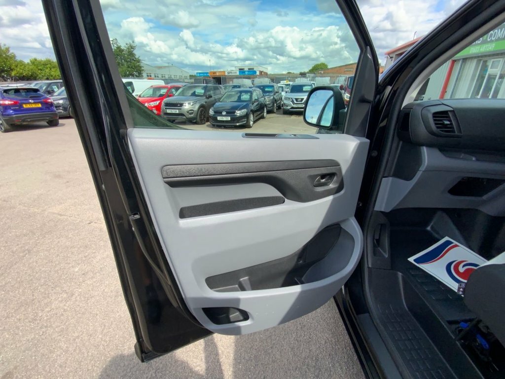 Vauxhall Vivaro F3100 Pro L2h2 2.0 145Bhp White #15