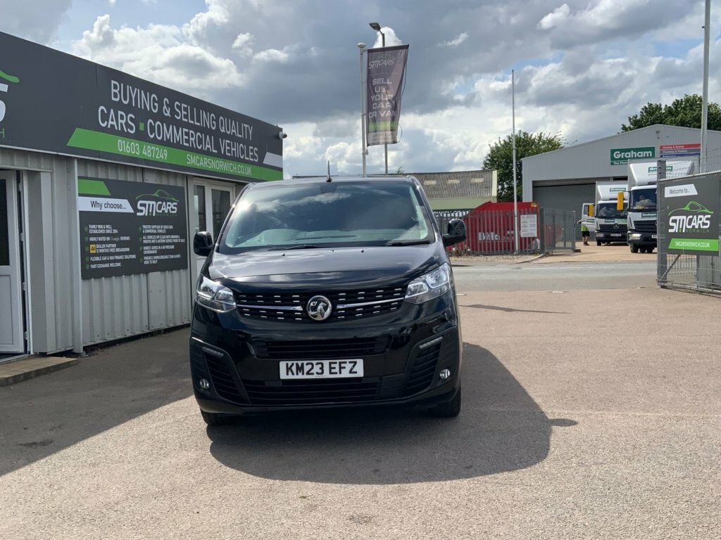 Vauxhall Vivaro 1.5L Sportive 6Dr Black #4