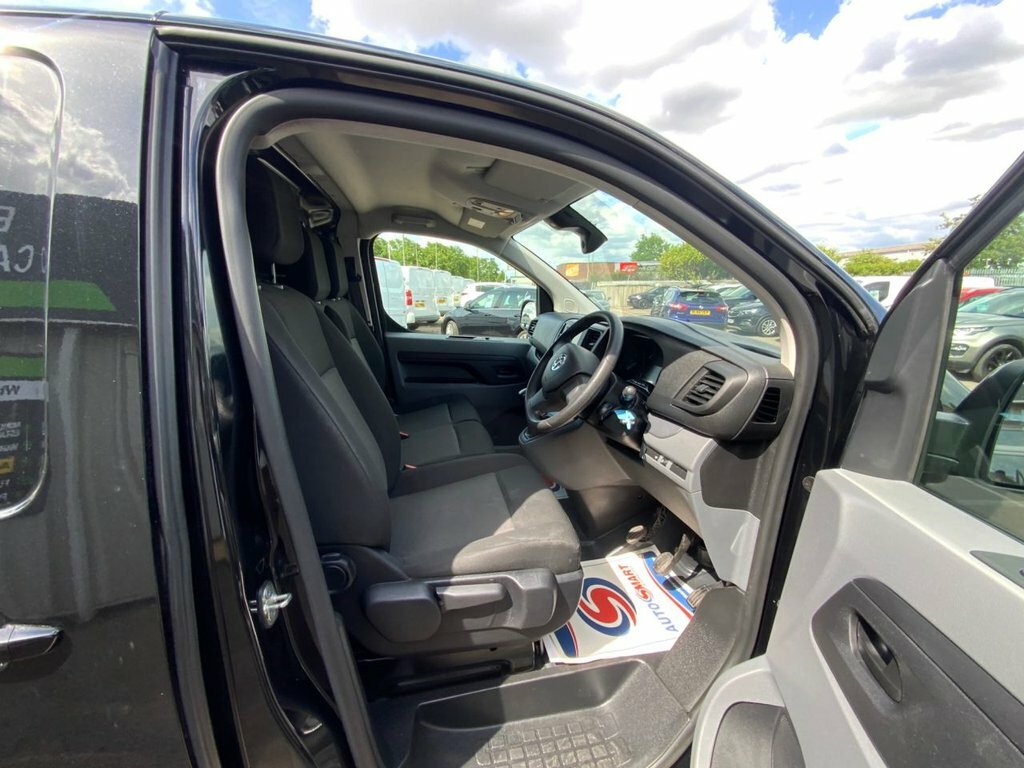 Vauxhall Vivaro F3100 Pro L2h2 2.0 145Bhp White #9