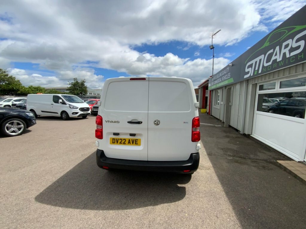 Vauxhall Vivaro 1.5L Dynamic 6Dr DV22AVE White #6