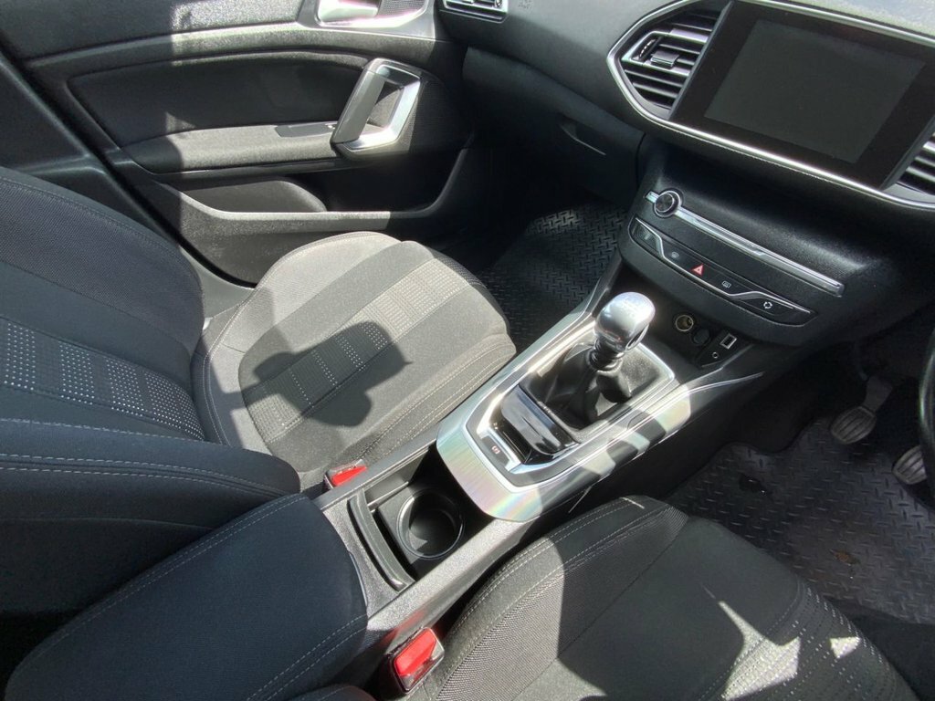 Peugeot 308 SW Puretech Active Grey #21