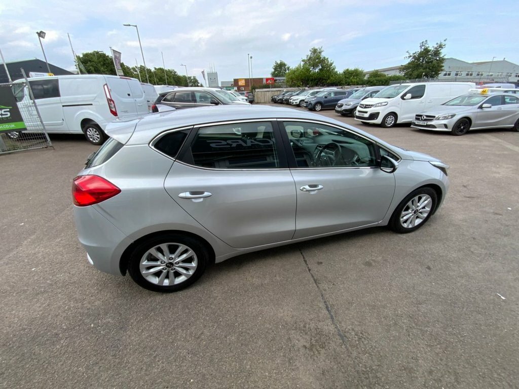 Kia Ceed Kia Ceed Gt-line 1.6Dt Estate Ulez Red #3