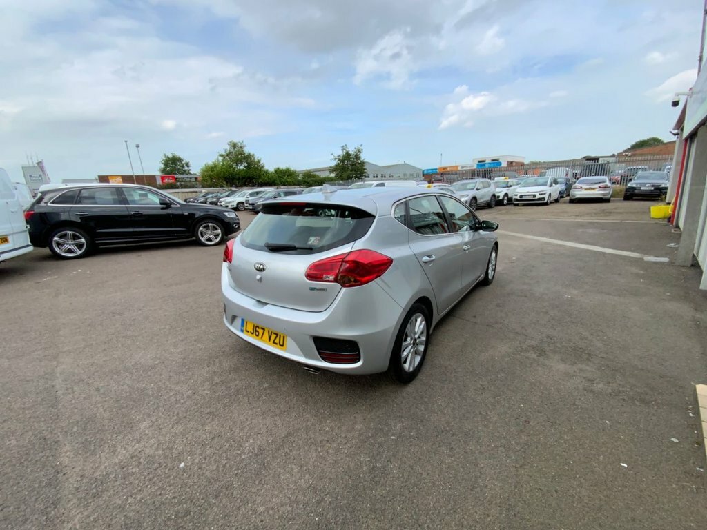 Kia Ceed Kia Ceed Gt-line 1.6Dt Estate Ulez Red #2