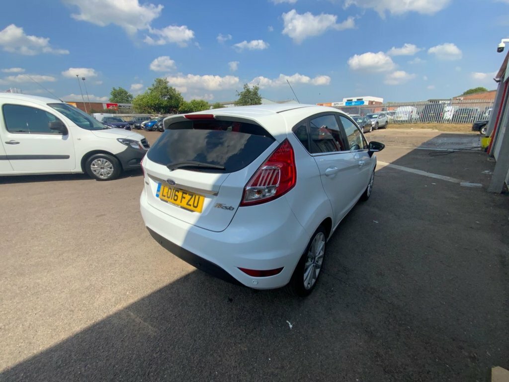 Ford Fiesta 1L Titanium X LO16FZU White #4
