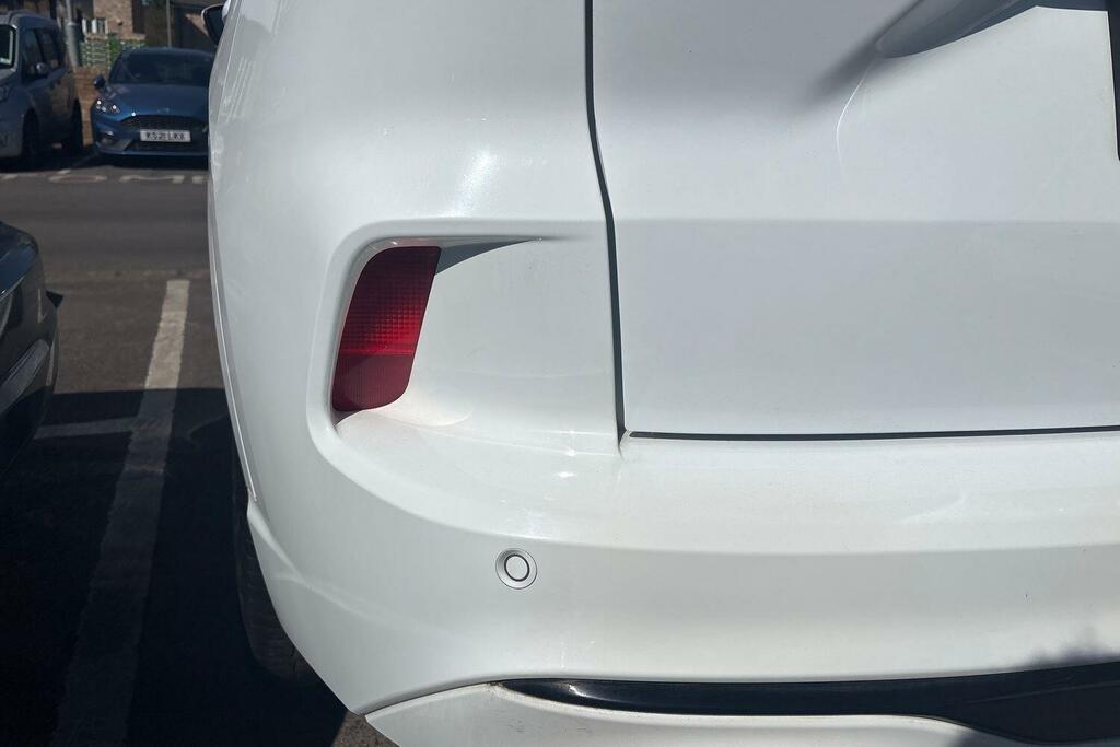 Ford Kuga 1.5 Ecoblue St-line X Edition WM70OYT White #5