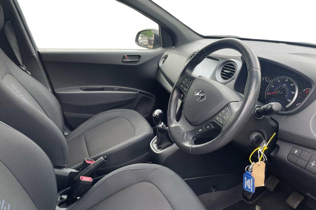 Hyundai I10 Play  #8