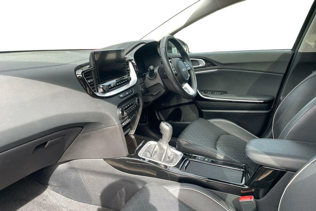 Kia Xceed 2022 1.6 Gdi 8.9Kwh 3 Dct Euro 6 Ss White #7