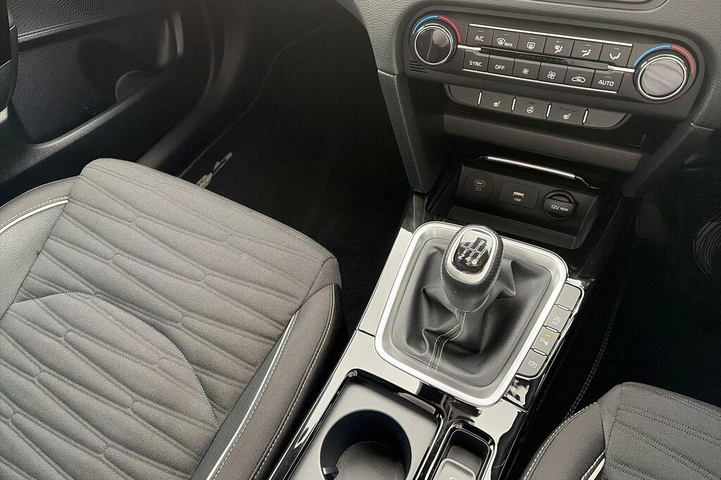 Kia Xceed 3 Black #8