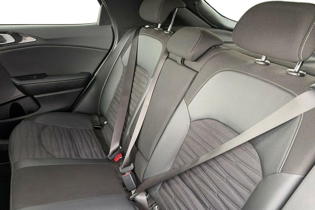 Kia Xceed 3 Black #9