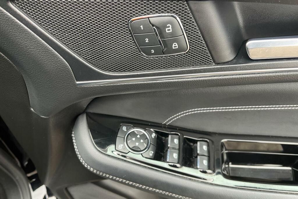 Ford S-Max Titanium Silver #16