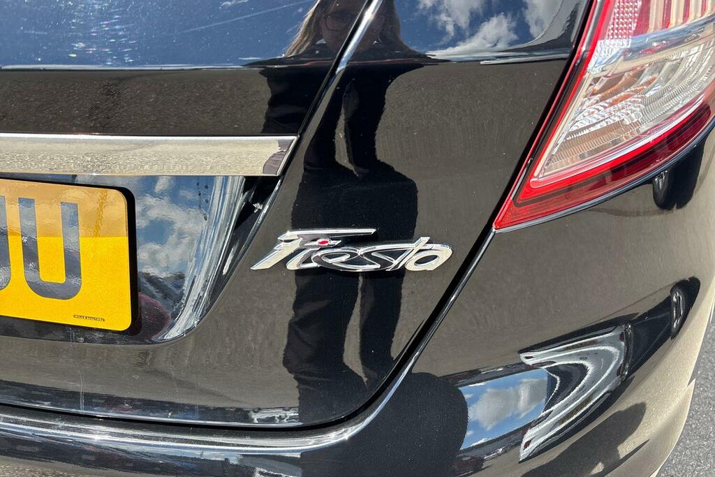 Ford Fiesta Hatchback White #28
