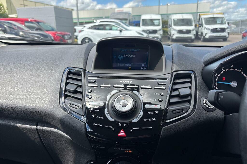 Ford Fiesta Hatchback White #10
