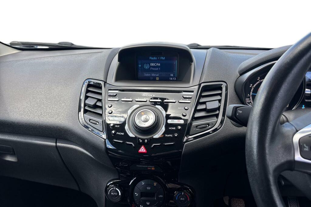 Ford Fiesta Hatchback White #9