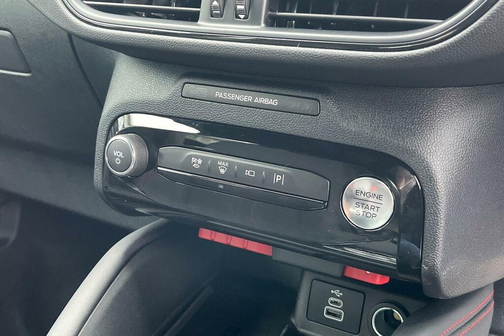 Ford Kuga 2.5 Phev St-line Cvt White #34