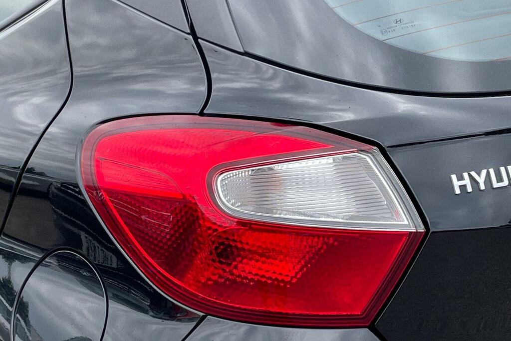 Hyundai I10 Premium Red #23