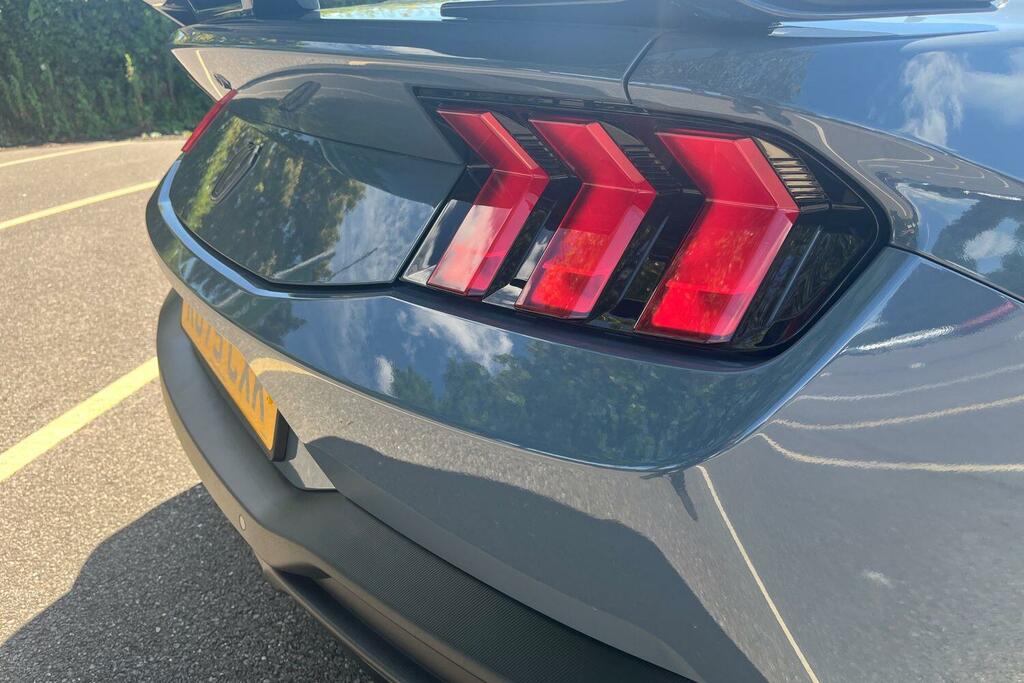 Ford Mustang 5.0 V8 Dark Horse Grey #23